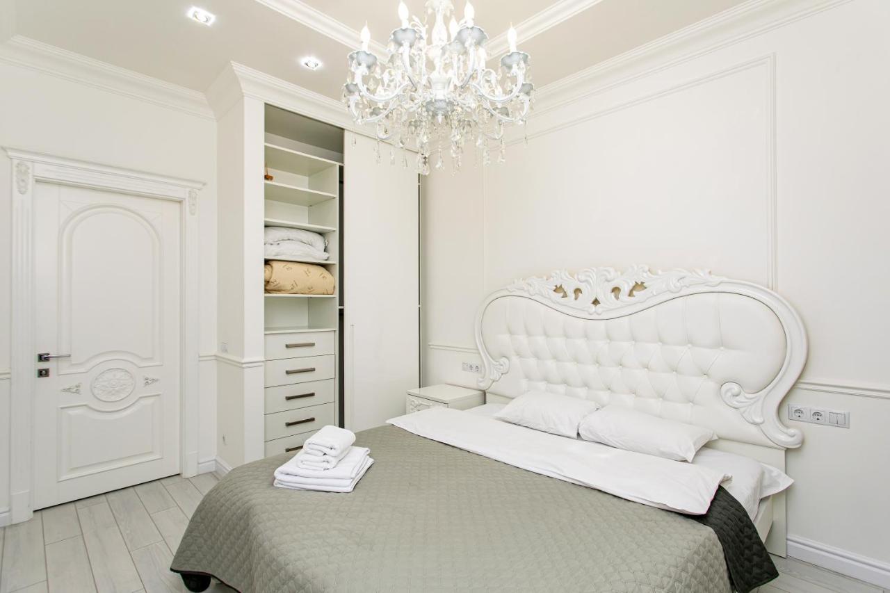 Petrovdom Apartments 10-353 In Rc Central Park, 7 John Mccain Street Kiev Buitenkant foto