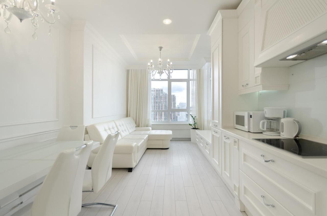 Petrovdom Apartments 10-353 In Rc Central Park, 7 John Mccain Street Kiev Buitenkant foto