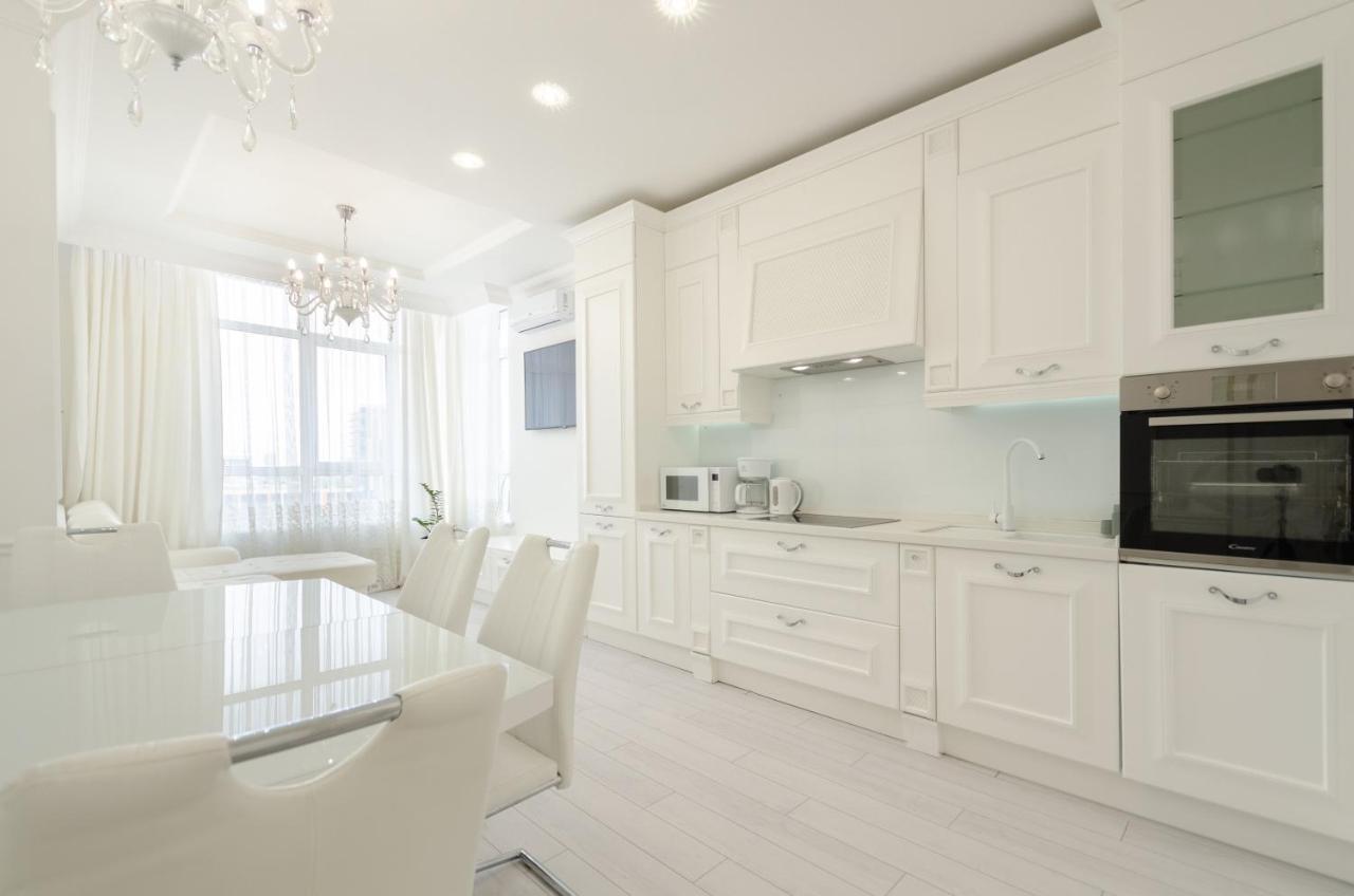 Petrovdom Apartments 10-353 In Rc Central Park, 7 John Mccain Street Kiev Buitenkant foto