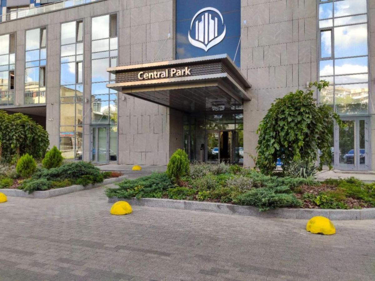 Petrovdom Apartments 10-353 In Rc Central Park, 7 John Mccain Street Kiev Buitenkant foto