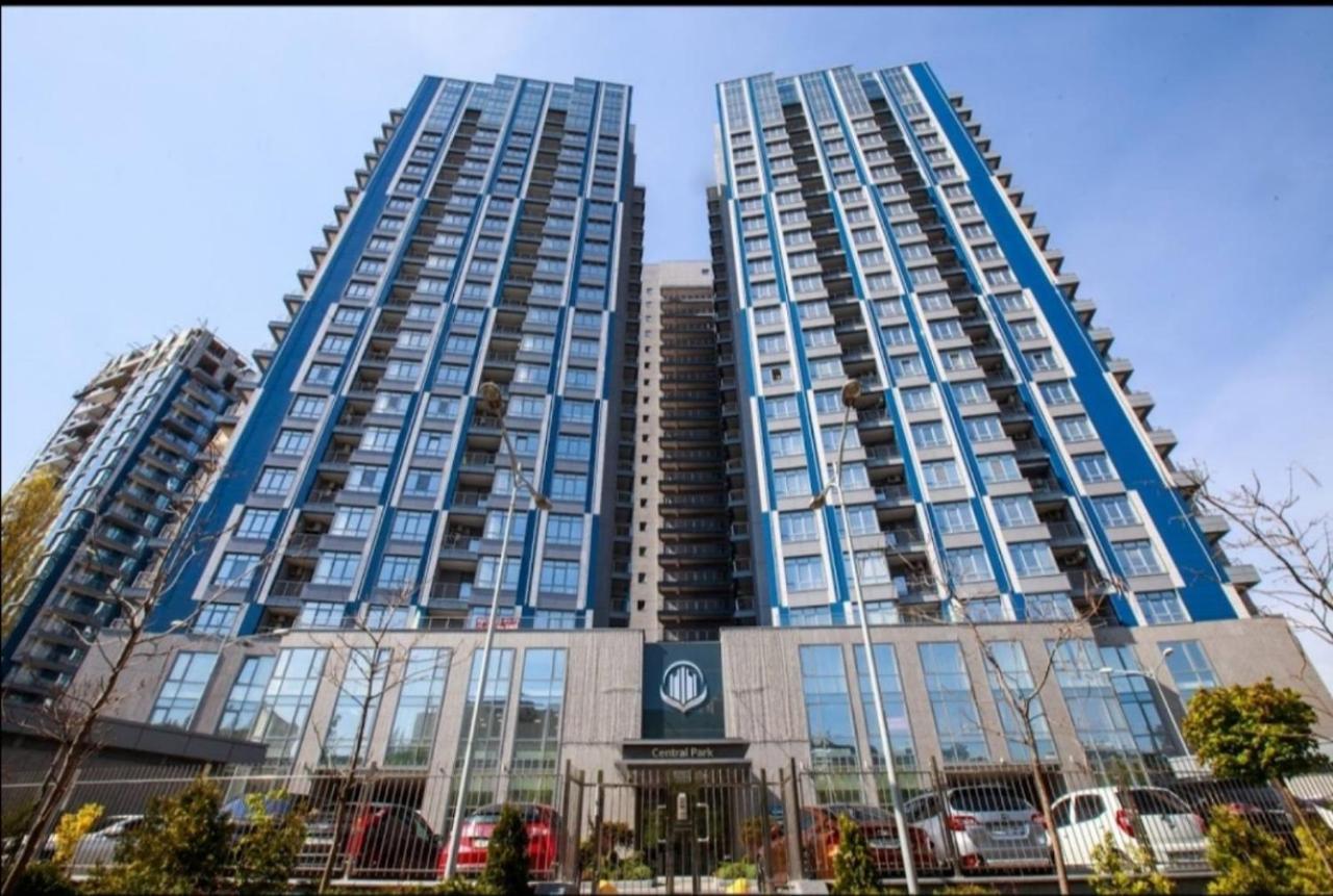Petrovdom Apartments 10-353 In Rc Central Park, 7 John Mccain Street Kiev Buitenkant foto